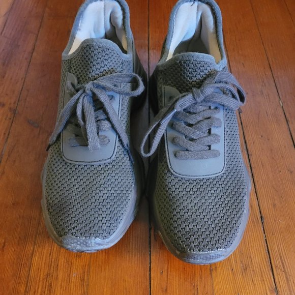 Call It Spring Lexxii Sneaker Chocolate Brown sz 8.5 - Picture 2 of 7